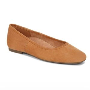 Vionic Women's Tan Flats